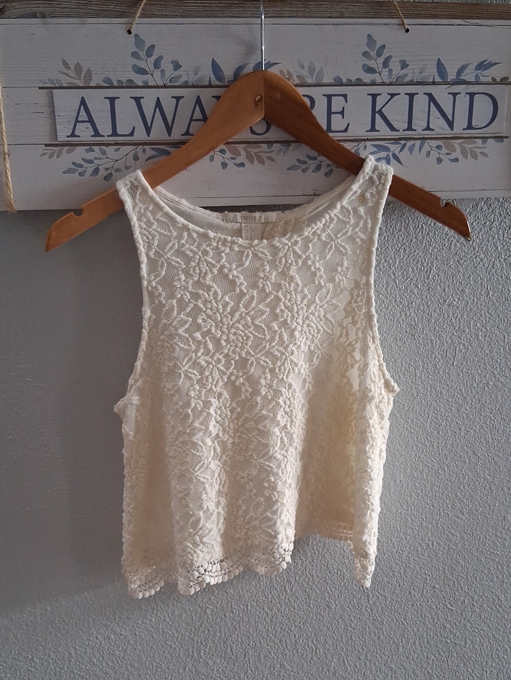 5/$13 Forever 21 Lace crochet top